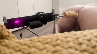 Machine-Mounted Unfathomable Stretch – Thick Silicone Ride