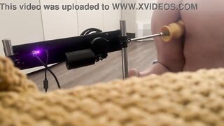 Machine-Mounted Unfathomable Stretch – Thick Silicone Ride