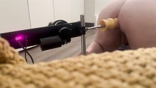 Machine-Mounted Unfathomable Stretch – Thick Silicone Ride