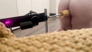 Machine-Mounted Unfathomable Stretch – Thick Silicone Ride