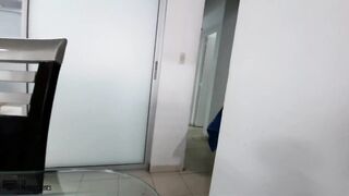 Observo a la cachonda de mi madrastra mientras se baña - Parte 1 - Porno en Español