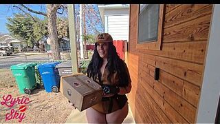 Delivery Beauty Interracial big beautiful woman Couples Bang