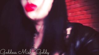 Grow your addiction to my large red lips! I know u're in longing with my sexy throat!