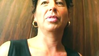 Older Doxy Fists Gaping Twat Oozing Thick Cum