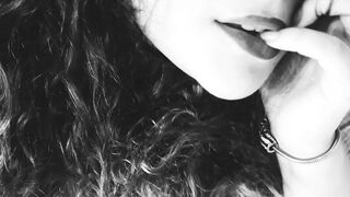 Atrapada por mi'miga [ASMR] [JOI] [AUDIO SOLELY]