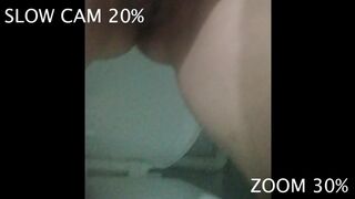 Madurita tetona meando en el baño de casa. Fetiche de la orina