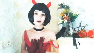 Горячая чертовка сосёт и скачет для тебя