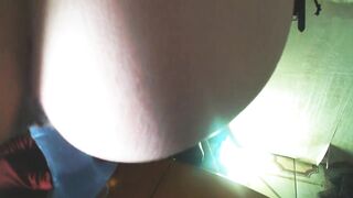 Горячая чертовка сосёт и скачет для тебя