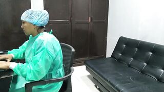 la ginecóloga es muy buena con sus manos me hace extasiar de placer mi coño húmedo