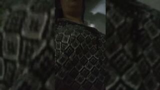 Nunca se imaginarian como sale mi vecina gotica a la calle! Exhibicionista en Argentina ????