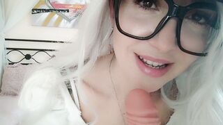 Lavinia della love , your stepmom, train u how to...