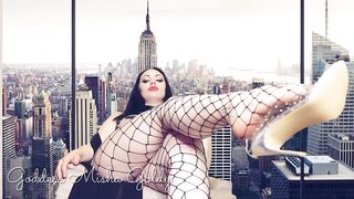 I will let u admire and bend to my recent high heels!