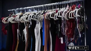 Wifey Hubby Watches as His Lewd Wife Sienna Rae Gets Double Permeated in Front of Him