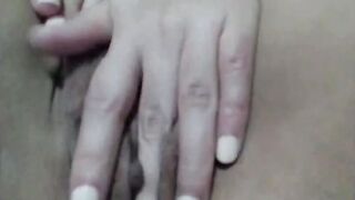 Amateur Hirsute Vagina Lips Widen and Masturbating