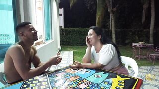Jugando con su hermanastra Anita a retos muy calientes hasta que el reto last es la follada