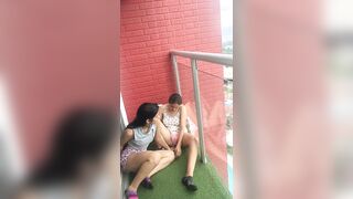 I've sex on the balcony of my abode with my girlfriend until I've climax.