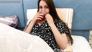 "Mother's Day" for a Youthful Stepmother ended with Stepson's goo on her snatch