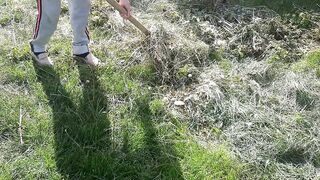 A hotty from the village masturbates her snatch during lunch break - Lesbo_illusion