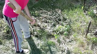 A hotty from the village masturbates her snatch during lunch break - Lesbo_illusion