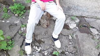 A hotty from the village masturbates her snatch during lunch break - Lesbo_illusion