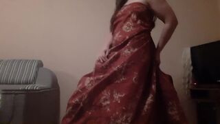 Вылизывают под платьем мою киску и попку. Бурный оргазм - lesbo_illusion