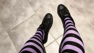 Hunk Masturbating in Baths