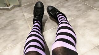 Hunk Masturbating in Baths