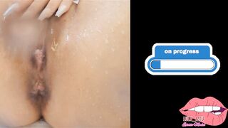 CHICA LATIN BABE SE DA UN BAÑO VAGINAL MUY EXITANTE Y GRABA TODO CON SU CAMARA DE ACCION. VAGINA JUICY