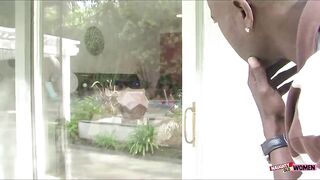 Brunette hair grandma shows her apprentice how to suck a ebony schlong in a sexy three-some