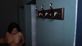 What are u doing?! - Large-bootied stepmother has to come without the washroom moist after her stepson takes her towel