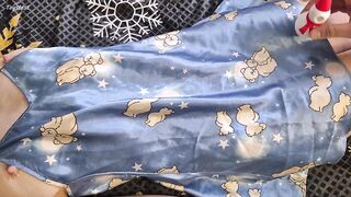 Sexy Small mother I'd like to fuck. Screw Me, Snowman, I Wanna Kewl Down a Little