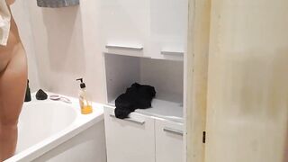 Looking for My Teen Step Sister and Stroking