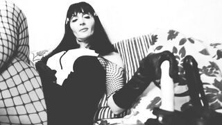 Solo Headmistress S&M ding-dong BBC latex mother I'd like to fuck ebony white