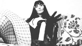 Solo Headmistress S&M ding-dong BBC latex mother I'd like to fuck ebony white