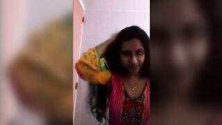 Bhabhi Reenu Bathroom Dirty Sex