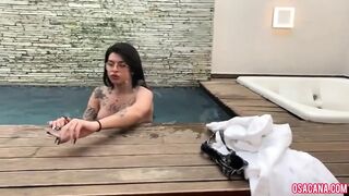 Nerd Tattooed with Large Weenie Giving Her Butt to the Roludo