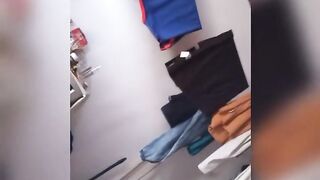 Vecinafollaconsuesposomientrasllamaasuamante