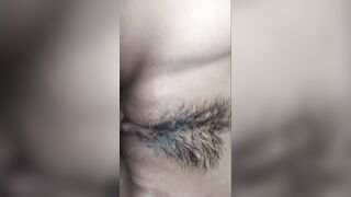 Caliento a mi compañera mientras juega