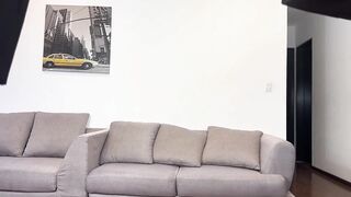 Mi madrastra y yo nos calentamos tanto que ella acepta grabar clip porno!