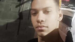 Homem homosexual/bi'massador te olhando fixamente para te fazer gozar, será que você topa esse desafio quente?