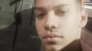 Homem homosexual/bi'massador te olhando fixamente para te fazer gozar, será que você topa esse desafio quente?