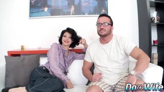 Lascivious Wife Lina Arian Puts on a Mind Blowing Show for Cuckold