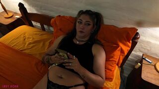 Hawt stepdaughter couldn't resist the temptation, this babe wanted her stepfather's knob