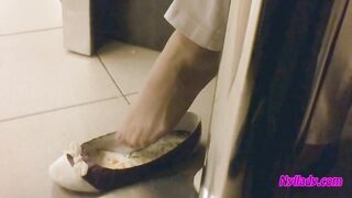 Nyllady Dangling in a Pizzeria