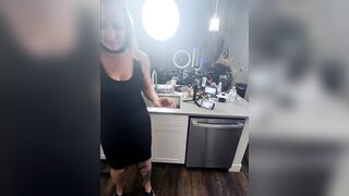 Stepmom Gives Stepsis Sex Ed Lesson Using Stepbro's Large Dick