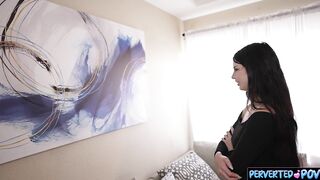 Snobby art critic screws client