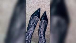 Playing with My Legs in Hawt Nylons and Heels