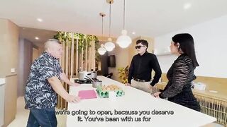 A LARGE-ASSED WIFE SWALLOWS A DICK DURING THE TIME THAT HER SPOUSE IS BAKED AT THE MARKET