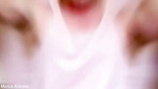 El es un chacal varonil que hace pictures y episodes porno homosexual donde se masturba su pequeño pene