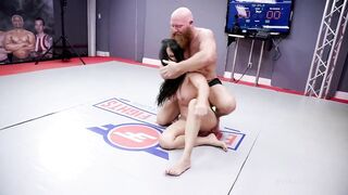 Jazmine Cruz vs Thor Johnson - Can Jazmine Take Down This Guy?